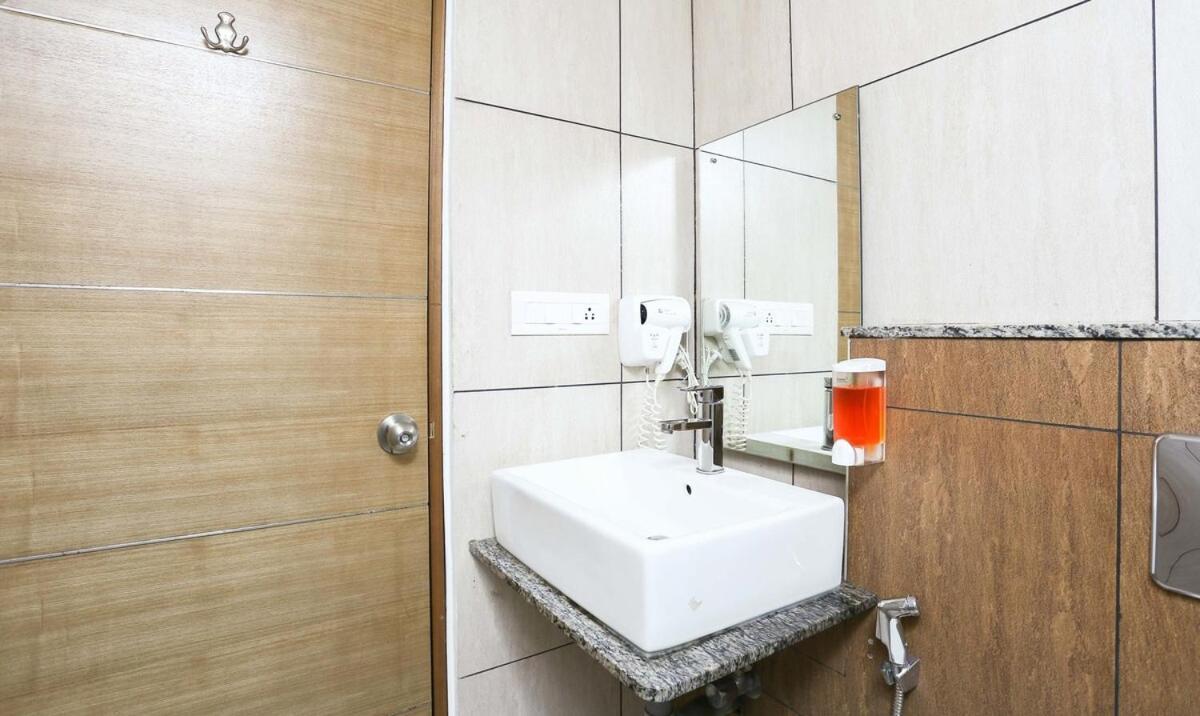 Medora Hotel Kóžikkót Exteriér fotografie
